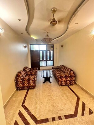 3 BHK Builder Floor For Rent in Naraina
