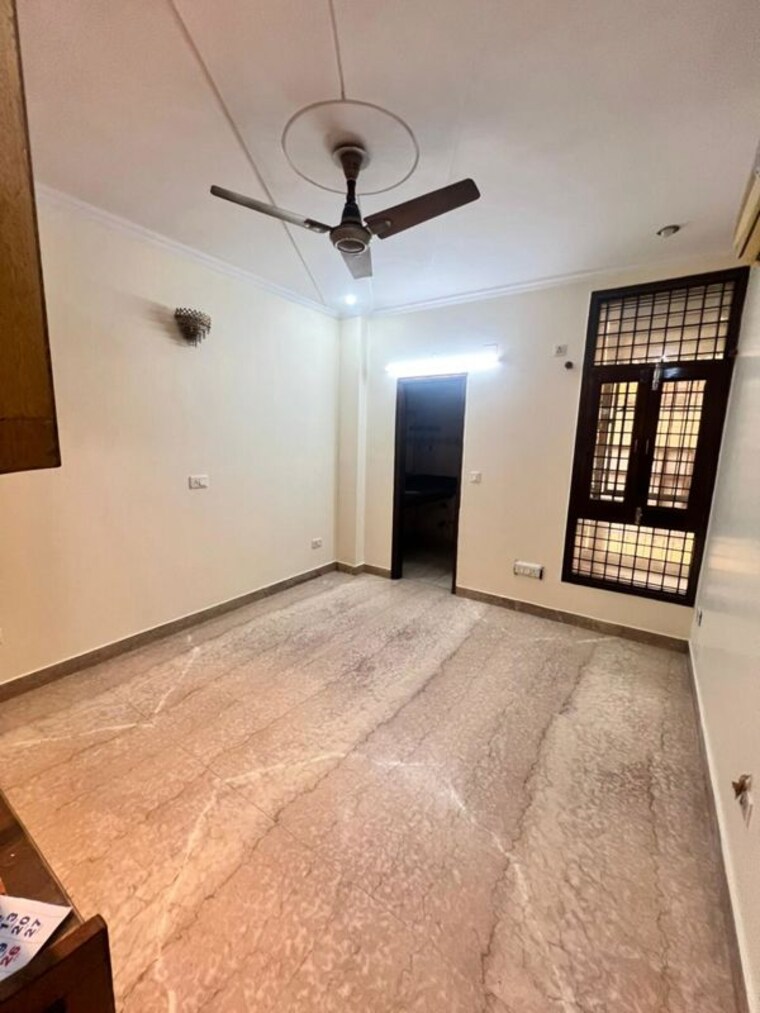 Room, naraina 3 Bedroom 200 Sq.Yd. Builder Floor In Naraina Delhi 10578474