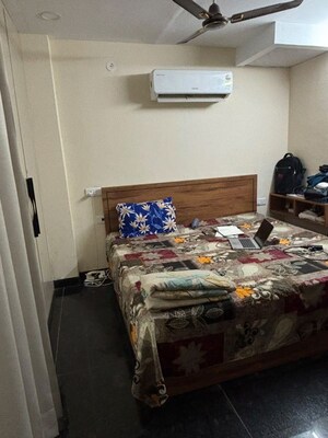 Bedroom in 1 RK Builder Floor at Spazedge, Sector 47 – for Rent