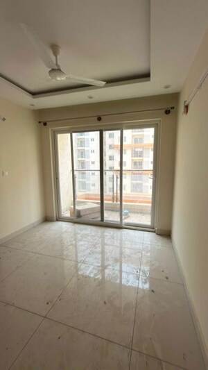 Room in 3 BHK Apartment at Mantri Webcity, Hennur Road – for Rent