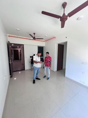 Room in 2 BHK Apartment at Kalpataru Immensa, Kolshet Road – for Rent