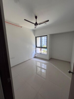 Room in 2 BHK Apartment at Kalpataru Immensa, Kolshet Road – for Rent