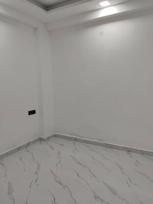 Room in 2 BHK Apartment at Saket – for Rent