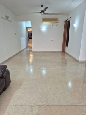 Room in 2 BHK Apartment at Marathon Nextzen Era, Lower Parel – for Rent