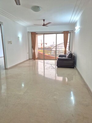 Room in 2 BHK Apartment at Marathon Nextzen Era, Lower Parel – for Rent