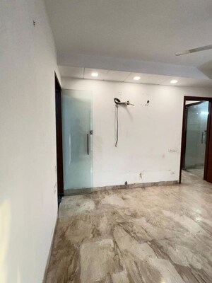 Room in 3 BHK Builder Floor at Naraina – for Rent