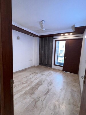 Room in 3 BHK Builder Floor at Naraina – for Rent
