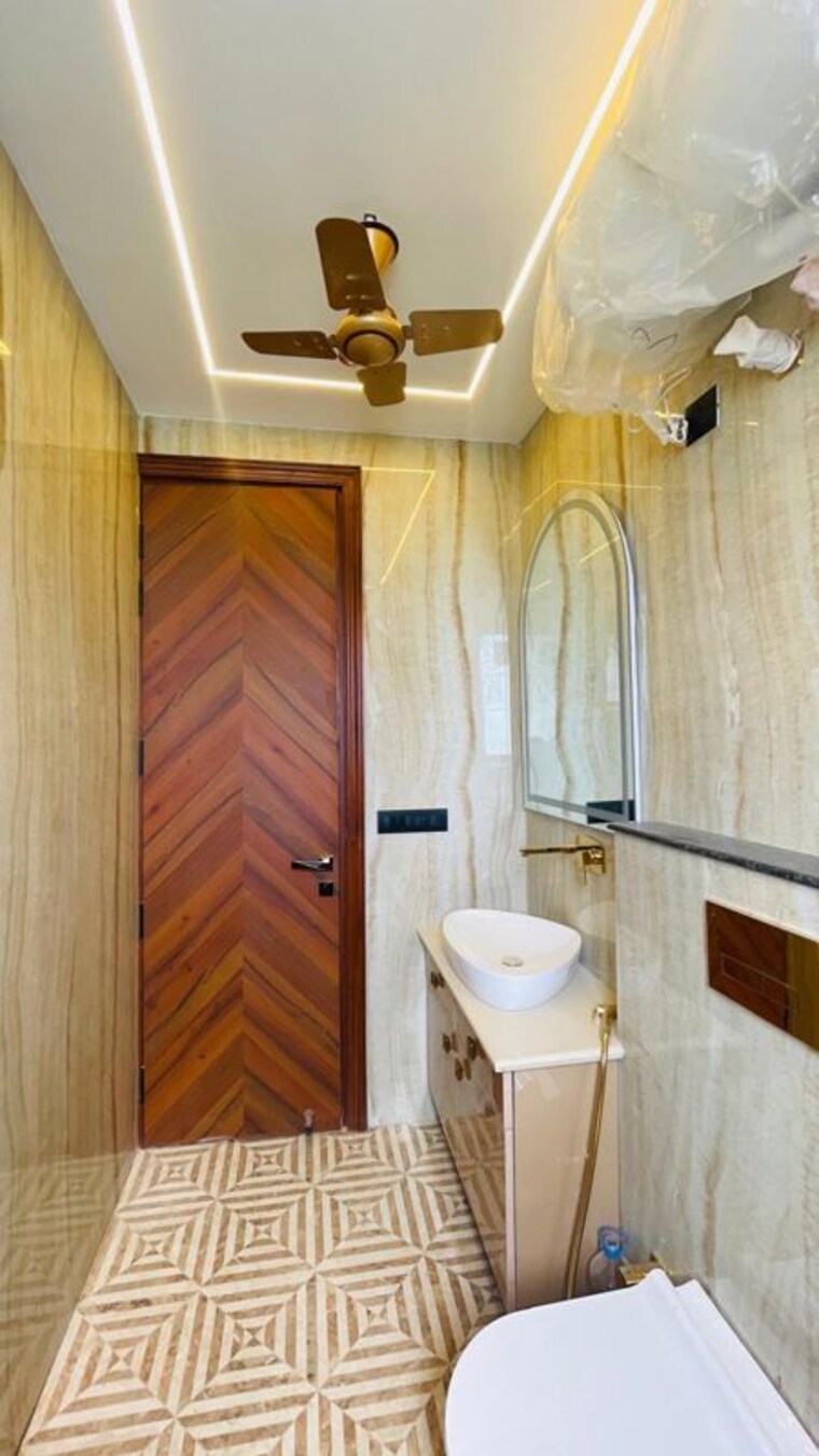 Bathroom, central-park-flower-valley 3 Bedroom 344 Sq.Yd. Villa In Sohna Sector 33 Gurgaon 10578496