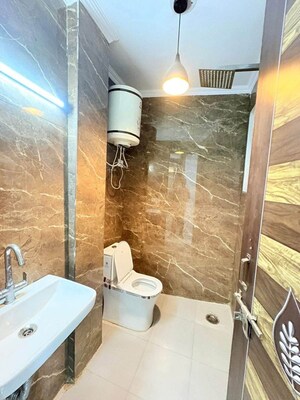 Bathroom in 1 BHK Builder Floor at Saket – for Rent