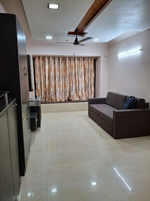 2.5 BHK Apartment For Rent in Oberoi Realty Woods, Goregaon East