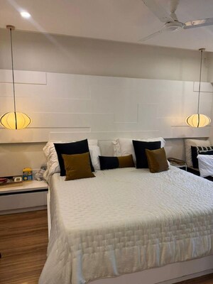 Bedroom in 2 BHK Apartment at Bandra West – for Rent