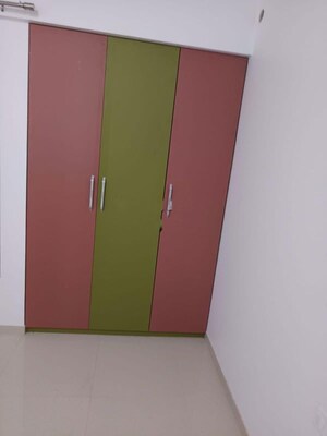 Furnished Amenities in 2 BHK Apartment at Kalpataru Immensa, Kolshet Road – for Rent