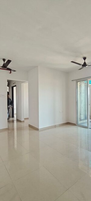 Room in 2 BHK Apartment at Puranik City Reserva, Ghodbunder Road – for Rent