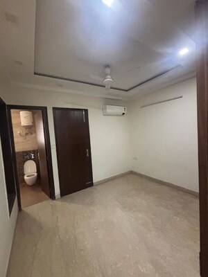 Room in 3 BHK Builder Floor at Naraina – for Rent