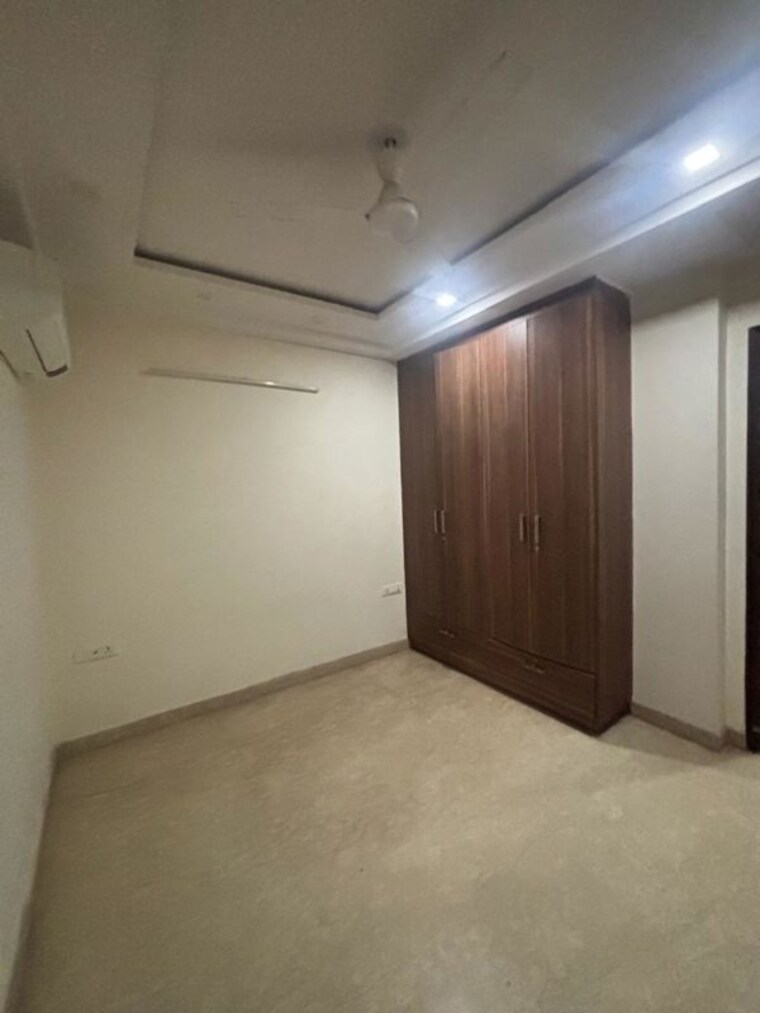Room, naraina 3 Bedroom 125 Sq.Yd. Builder Floor In Naraina Delhi 10578553