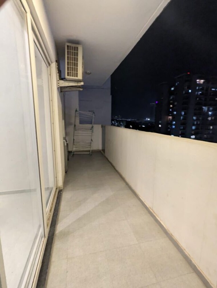 Balcony, tulip-leaf 3 Bedroom 1812 Sq.Ft. Apartment In Sector 69 Gurgaon 10578540