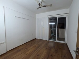 Room in 3 BHK Apartment at Tulip Leaf, Sector 69 – for Rent
