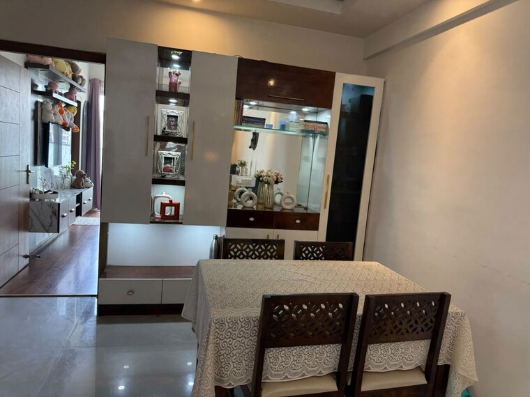 Dining area, tulip-leaf 3 Bedroom 1812 Sq.Ft. Apartment In Sector 69 Gurgaon 10578540