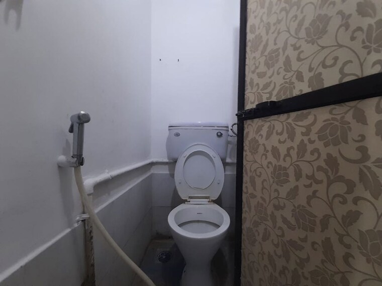 Bathroom, sunrise-chs-malad-east 1 Bedroom 390 Sq.Ft. Apartment In Malad East Mumbai 10568166