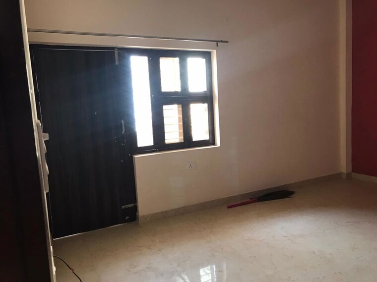 Room, sector 14 2 Bedroom 1566 Sq.Ft. Independent House In Sector 14 Gurgaon 10578545