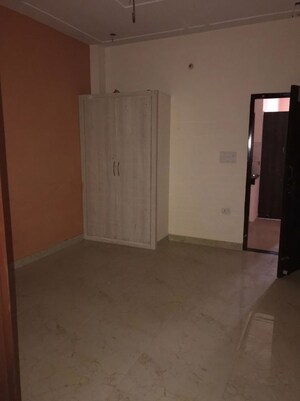 Room in 2 BHK Independent House at Sector 14 – for Rent