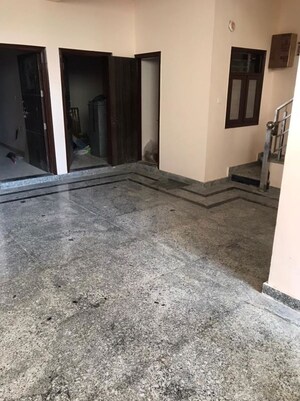 Room in 2 BHK Independent House at Sector 14 – for Rent