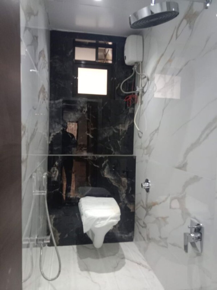 Bathroom, bandra west 2 Bedroom 700 Sq.Ft. Apartment In Bandra West Mumbai 10578550