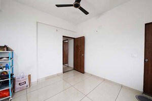 Room in 3 BHK Apartment at Chandkheda – for Sale