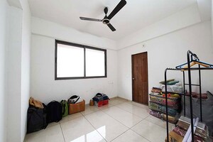 Room in 3 BHK Apartment at Chandkheda – for Sale