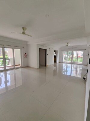 Room in 3 BHK Apartment at Movie Towers, Kokapet – for Rent