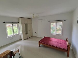 Room in 3 BHK Apartment at Movie Towers, Kokapet – for Rent