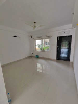 Room in 3 BHK Apartment at Movie Towers, Kokapet – for Rent