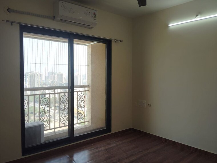 Room, godrej-emerald 2 Bedroom 920 Sq.Ft. Apartment In Ghodbunder Road Thane 10578574