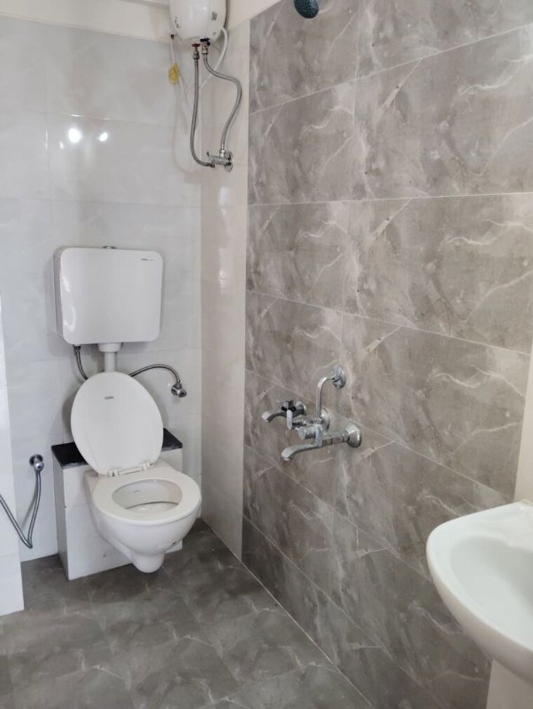 Bathroom, godrej-emerald 2 Bedroom 920 Sq.Ft. Apartment In Ghodbunder Road Thane 10578574
