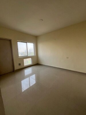 Room in 4 BHK Apartment at SARE Crescent Parc Green Parc, Sector 92 – for Sale