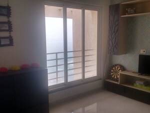 Room in 2 BHK Apartment at Puranik Rumah Bali, Ghodbunder Road – for Rent