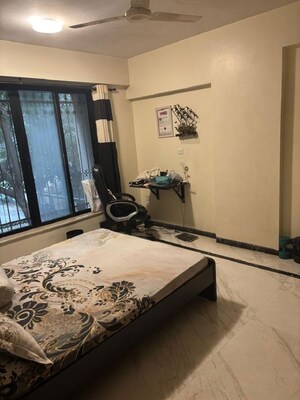 Bedroom in 3 BHK Apartment at Santacruz West – for Rent