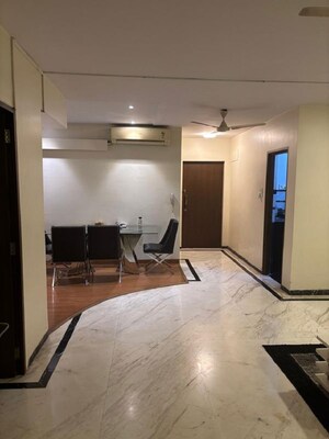 Bedroom in 3 BHK Apartment at Santacruz West – for Rent