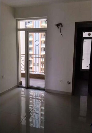 Room in 3 BHK Apartment at Ambala Highway – for Rent