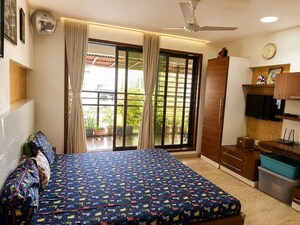 Bedroom in 3 BHK Apartment at Khar West – for Rent