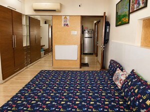 Bedroom in 3 BHK Apartment at Khar West – for Rent