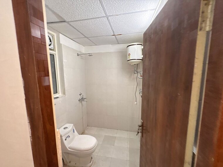 Bathroom, pyramid-midtown 2 Bedroom 590 Sq.Ft. Apartment In Sector 59 Gurgaon 10578656