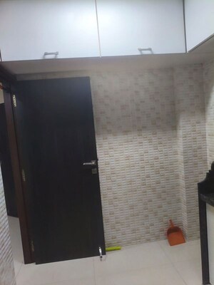 Furnished Amenities in 2 BHK Apartment at Vikas Park CHS, Malad West – for Rent