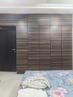 Room in 2 BHK Apartment at Vikas Park CHS, Malad West – for Rent