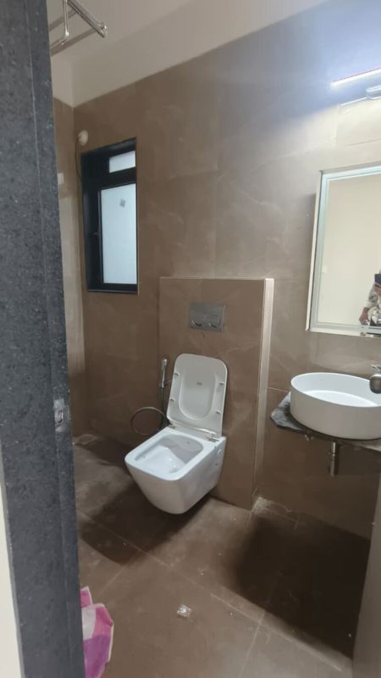 Bathroom, lodha-sterling 2 Bedroom 820 Sq.Ft. Apartment In Kolshet Road Thane 10578692
