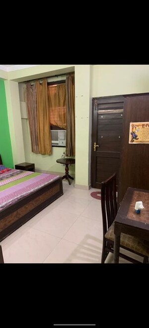 Master Bedroom in 2 BHK Independent House at Sector 51 – for Rent