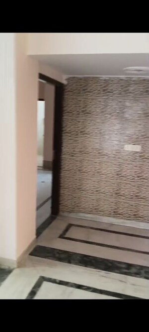 Room in 3 BHK Independent House at NSG Black Cat Enclave, Chi Ii Greater Noida – for Rent