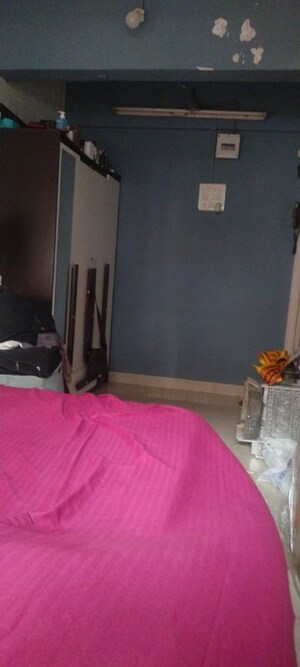 Bedroom in 1 RK Apartment at Bandra West – for Rent
