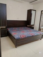 1 Rk  300 Sq.Ft. Builder Floor in DLF City Phase 3