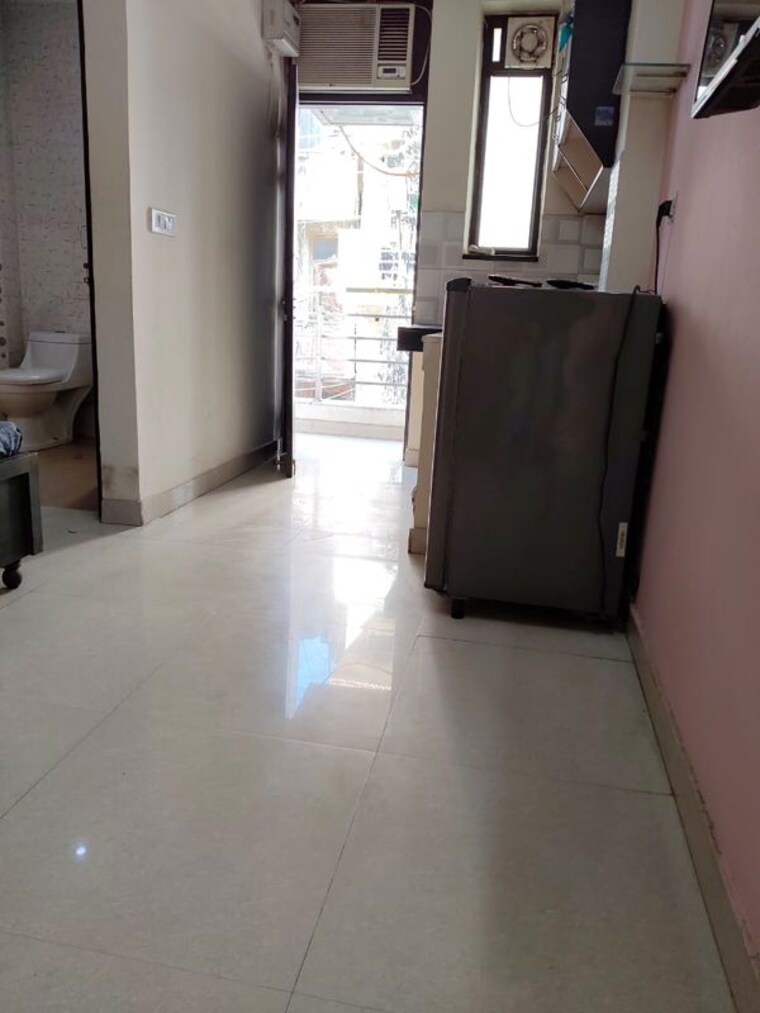 Room, dlf city phase 3 1 RK 300 Sq.Ft. Builder Floor In Dlf City Phase 3 Gurgaon 10578734